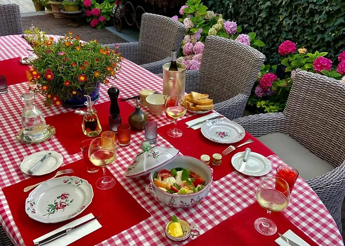 Huyze Elimonica Bed & Breakfast