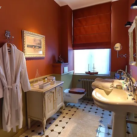 Huyze Elimonica Nocleg ze śniadaniem 4*